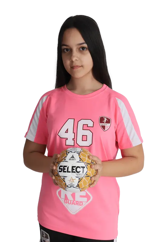 Ruha Nikolett